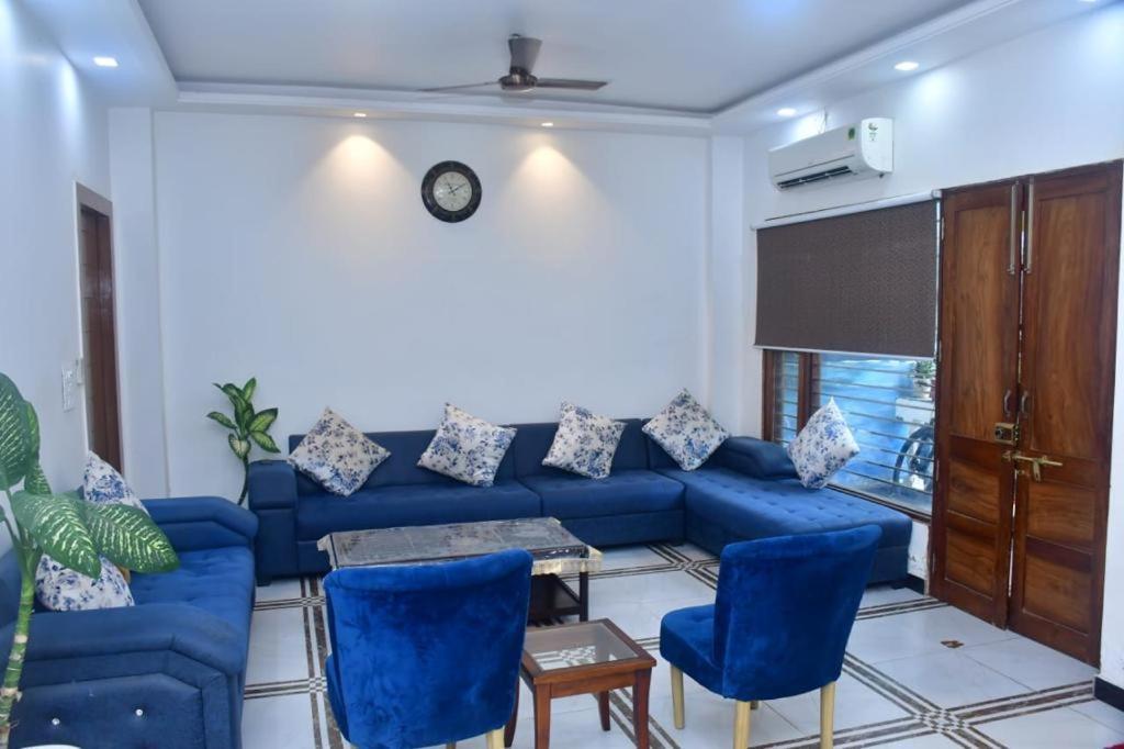 Shreshth Home Stay - Best Family Accommodation - 3Km From Har Ki Pauri, Haridwar, Uttarakhand المظهر الخارجي الصورة