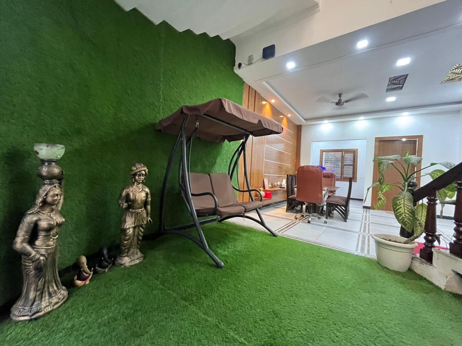 Shreshth Home Stay - Best Family Accommodation - 3Km From Har Ki Pauri, Haridwar, Uttarakhand المظهر الخارجي الصورة