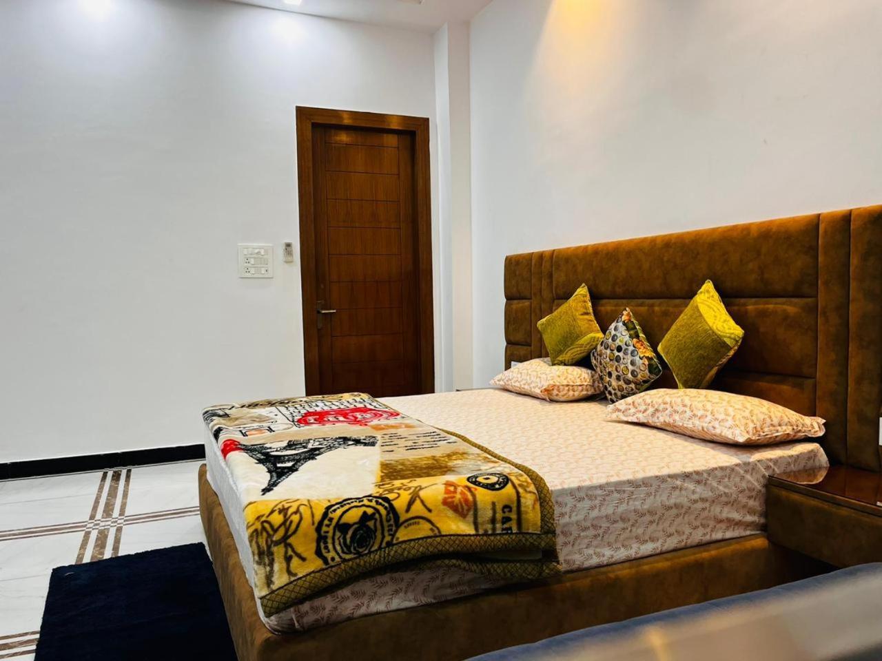 Shreshth Home Stay - Best Family Accommodation - 3Km From Har Ki Pauri, Haridwar, Uttarakhand المظهر الخارجي الصورة