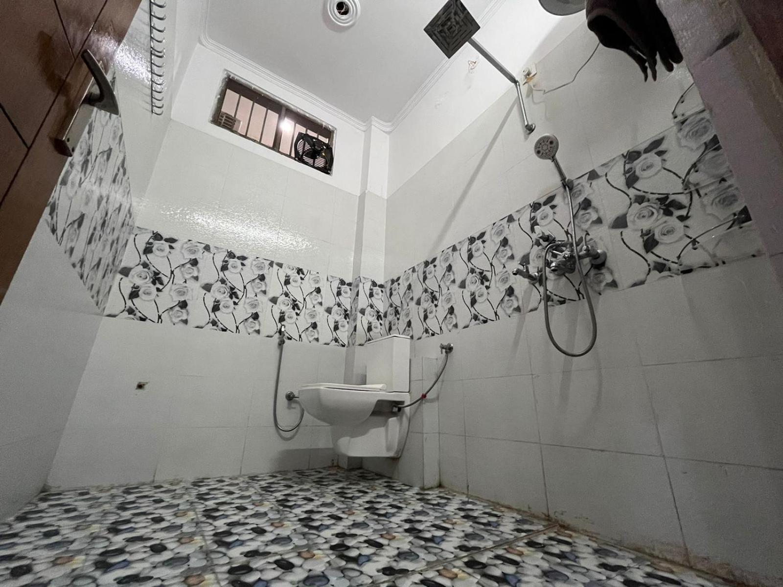 Shreshth Home Stay - Best Family Accommodation - 3Km From Har Ki Pauri, Haridwar, Uttarakhand المظهر الخارجي الصورة