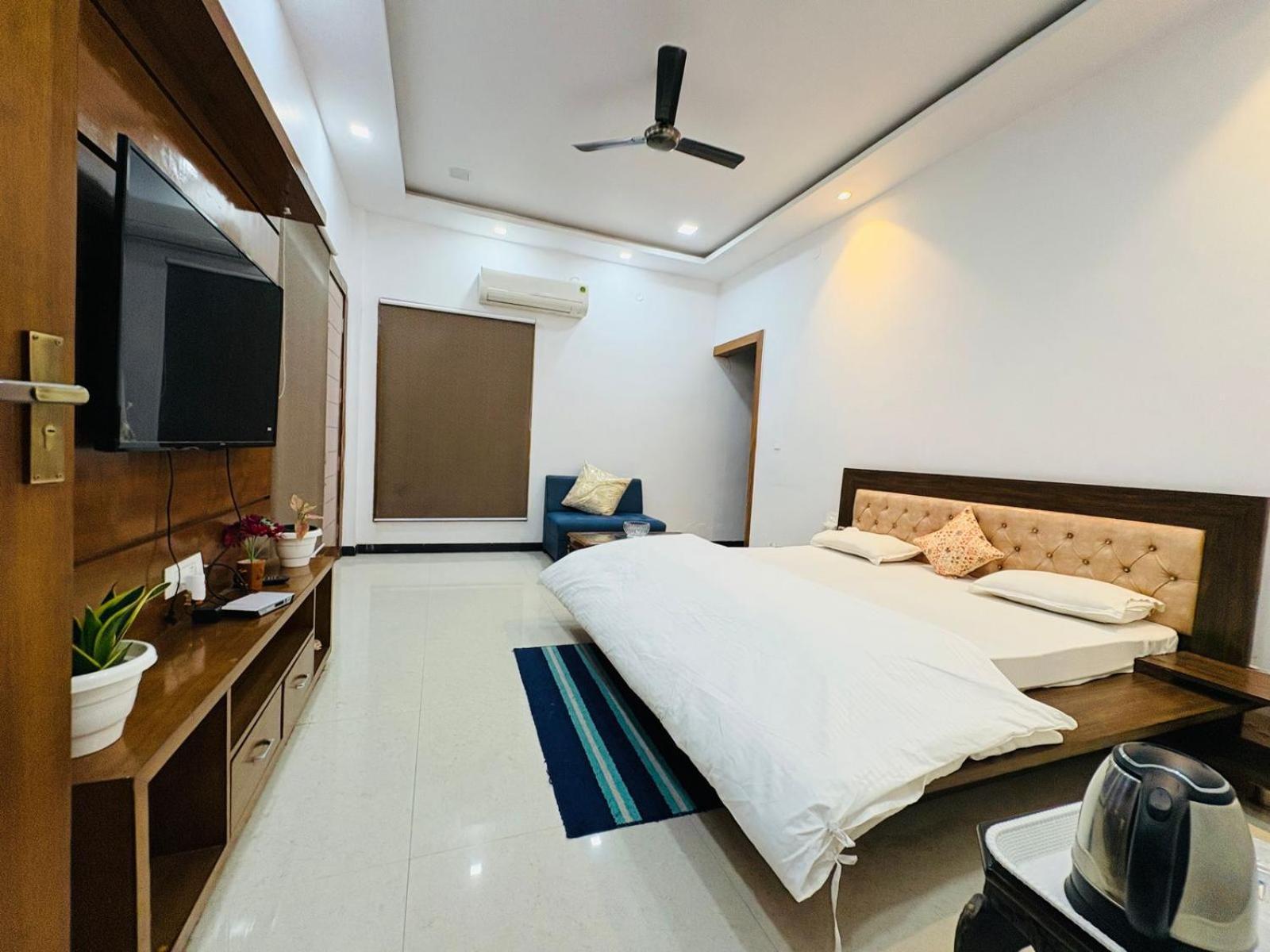 Shreshth Home Stay - Best Family Accommodation - 3Km From Har Ki Pauri, Haridwar, Uttarakhand المظهر الخارجي الصورة