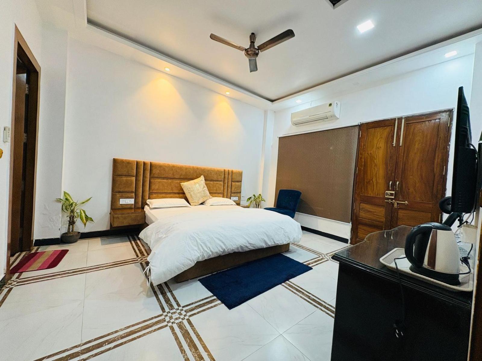 Shreshth Home Stay - Best Family Accommodation - 3Km From Har Ki Pauri, Haridwar, Uttarakhand المظهر الخارجي الصورة