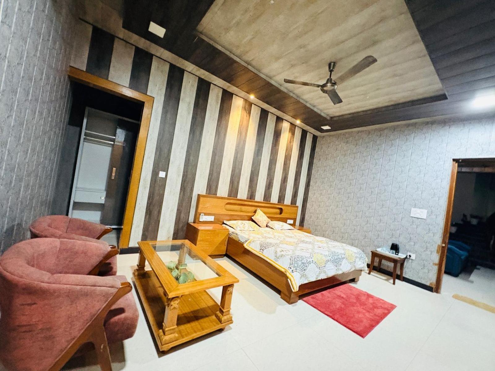 Shreshth Home Stay - Best Family Accommodation - 3Km From Har Ki Pauri, Haridwar, Uttarakhand المظهر الخارجي الصورة