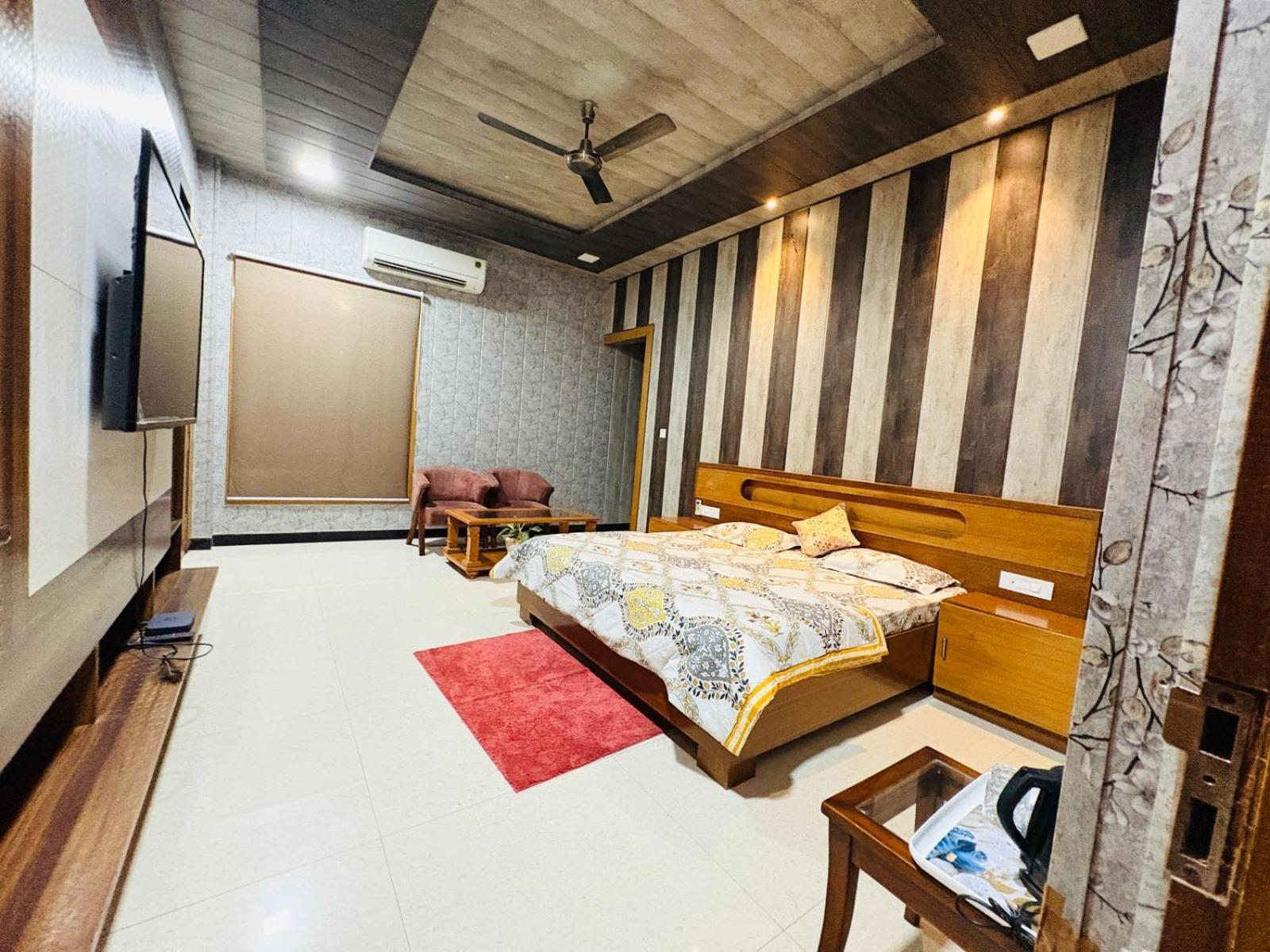 Shreshth Home Stay - Best Family Accommodation - 3Km From Har Ki Pauri, Haridwar, Uttarakhand المظهر الخارجي الصورة